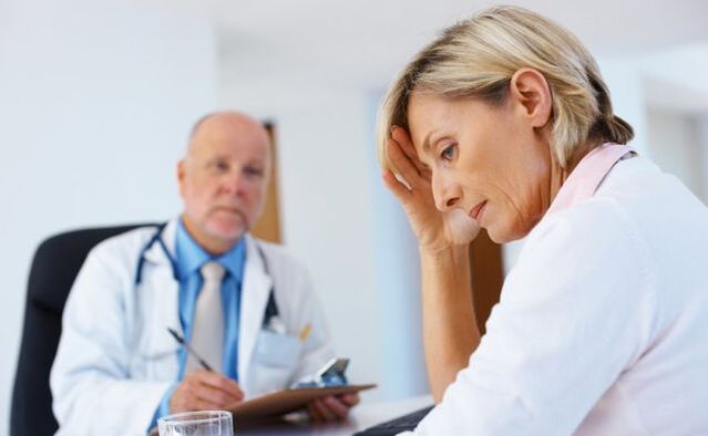A woman with symptoms of anogenital warts goes to the doctor